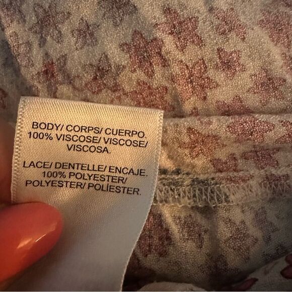 CAbi Purple and White Floral V-Neck Top - Picture 4 of 5